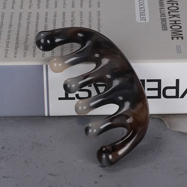 6-Tooth Scalp Massage Comb Brown